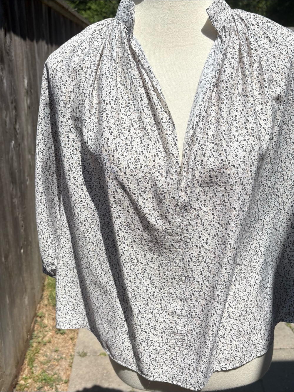 H&M White and Black Micro Floral V-Neck Blouse